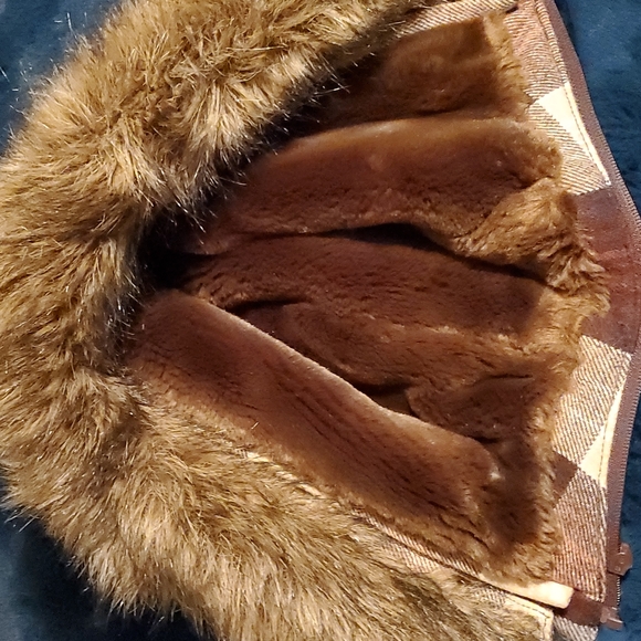 Vintage Triple Five Soul Vest Wool with faux fur removable hood. - Picture 15 of 17